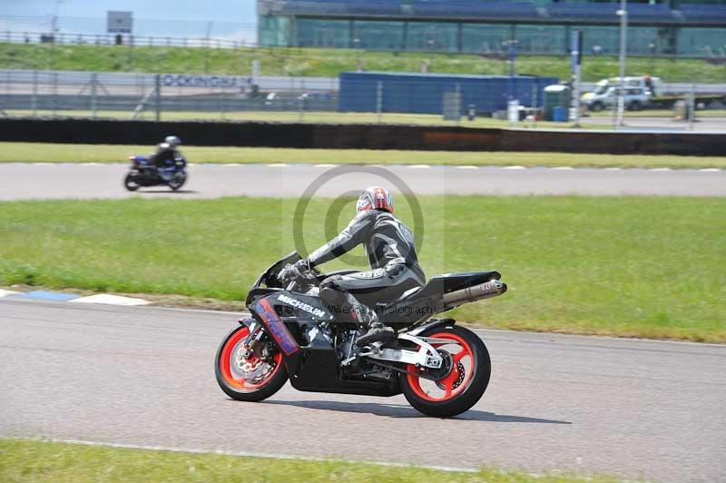 Rockingham no limits trackday;enduro digital images;event digital images;eventdigitalimages;no limits trackdays;peter wileman photography;racing digital images;rockingham raceway northamptonshire;rockingham trackday photographs;trackday digital images;trackday photos