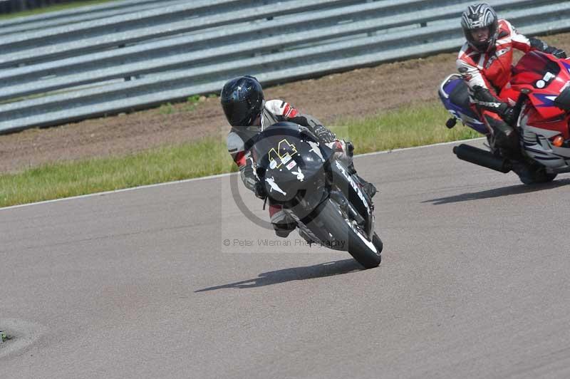Rockingham no limits trackday;enduro digital images;event digital images;eventdigitalimages;no limits trackdays;peter wileman photography;racing digital images;rockingham raceway northamptonshire;rockingham trackday photographs;trackday digital images;trackday photos