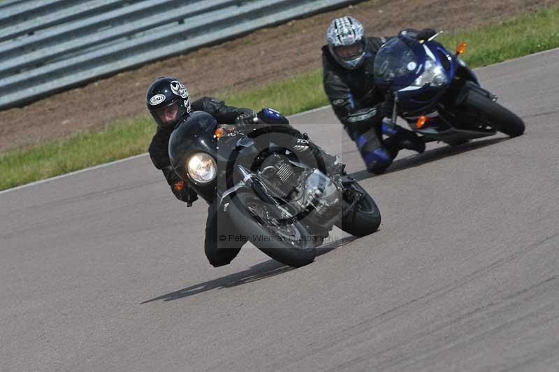 Rockingham no limits trackday;enduro digital images;event digital images;eventdigitalimages;no limits trackdays;peter wileman photography;racing digital images;rockingham raceway northamptonshire;rockingham trackday photographs;trackday digital images;trackday photos