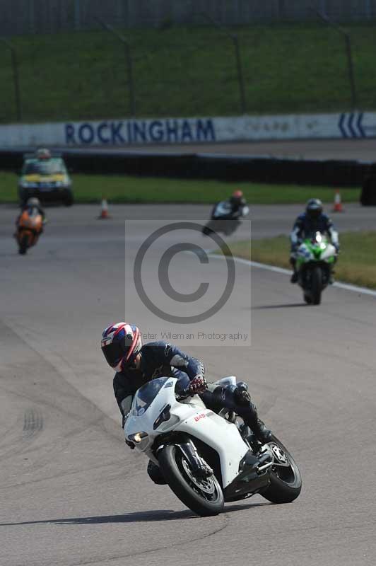Rockingham no limits trackday;enduro digital images;event digital images;eventdigitalimages;no limits trackdays;peter wileman photography;racing digital images;rockingham raceway northamptonshire;rockingham trackday photographs;trackday digital images;trackday photos