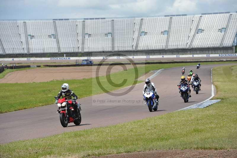 Rockingham no limits trackday;enduro digital images;event digital images;eventdigitalimages;no limits trackdays;peter wileman photography;racing digital images;rockingham raceway northamptonshire;rockingham trackday photographs;trackday digital images;trackday photos