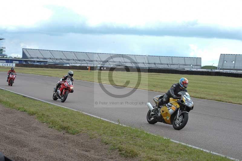 Rockingham no limits trackday;enduro digital images;event digital images;eventdigitalimages;no limits trackdays;peter wileman photography;racing digital images;rockingham raceway northamptonshire;rockingham trackday photographs;trackday digital images;trackday photos