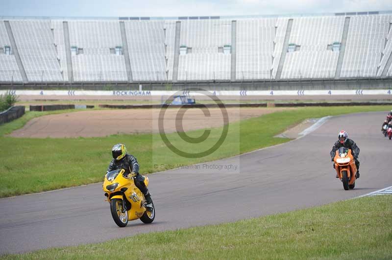 Rockingham no limits trackday;enduro digital images;event digital images;eventdigitalimages;no limits trackdays;peter wileman photography;racing digital images;rockingham raceway northamptonshire;rockingham trackday photographs;trackday digital images;trackday photos