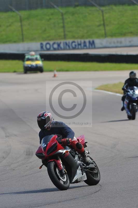 Rockingham no limits trackday;enduro digital images;event digital images;eventdigitalimages;no limits trackdays;peter wileman photography;racing digital images;rockingham raceway northamptonshire;rockingham trackday photographs;trackday digital images;trackday photos