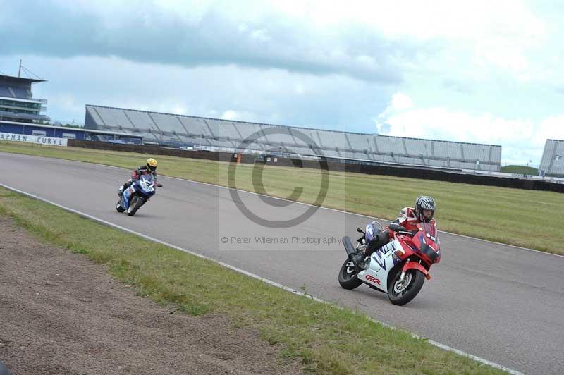 Rockingham no limits trackday;enduro digital images;event digital images;eventdigitalimages;no limits trackdays;peter wileman photography;racing digital images;rockingham raceway northamptonshire;rockingham trackday photographs;trackday digital images;trackday photos