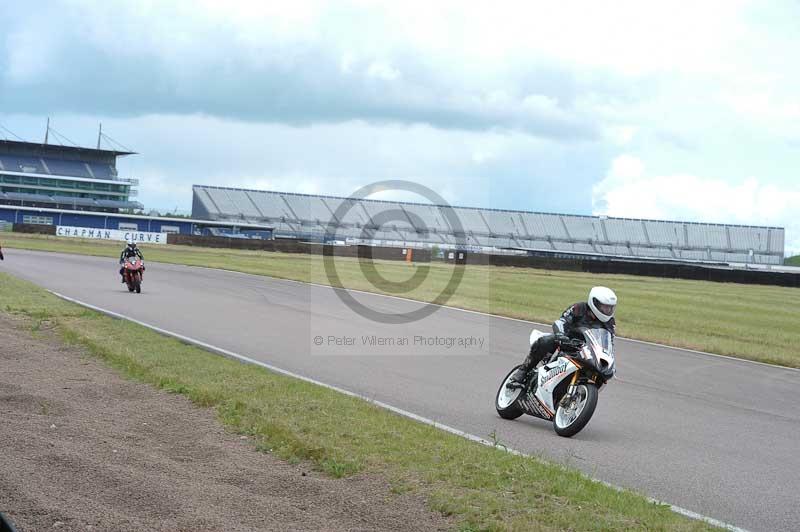 Rockingham no limits trackday;enduro digital images;event digital images;eventdigitalimages;no limits trackdays;peter wileman photography;racing digital images;rockingham raceway northamptonshire;rockingham trackday photographs;trackday digital images;trackday photos