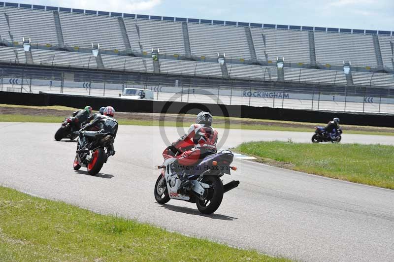Rockingham no limits trackday;enduro digital images;event digital images;eventdigitalimages;no limits trackdays;peter wileman photography;racing digital images;rockingham raceway northamptonshire;rockingham trackday photographs;trackday digital images;trackday photos