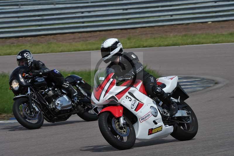 Rockingham no limits trackday;enduro digital images;event digital images;eventdigitalimages;no limits trackdays;peter wileman photography;racing digital images;rockingham raceway northamptonshire;rockingham trackday photographs;trackday digital images;trackday photos