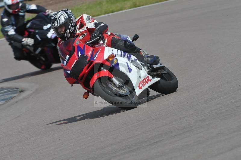 Rockingham no limits trackday;enduro digital images;event digital images;eventdigitalimages;no limits trackdays;peter wileman photography;racing digital images;rockingham raceway northamptonshire;rockingham trackday photographs;trackday digital images;trackday photos