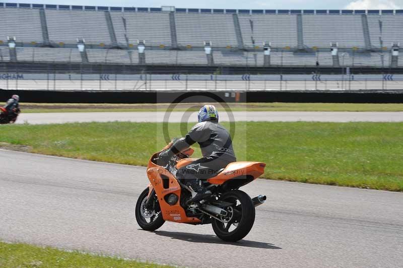 Rockingham no limits trackday;enduro digital images;event digital images;eventdigitalimages;no limits trackdays;peter wileman photography;racing digital images;rockingham raceway northamptonshire;rockingham trackday photographs;trackday digital images;trackday photos
