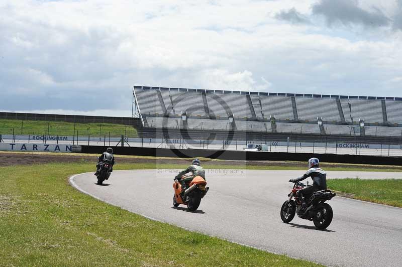 Rockingham no limits trackday;enduro digital images;event digital images;eventdigitalimages;no limits trackdays;peter wileman photography;racing digital images;rockingham raceway northamptonshire;rockingham trackday photographs;trackday digital images;trackday photos