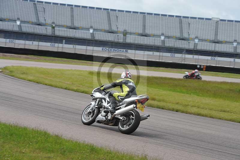 Rockingham no limits trackday;enduro digital images;event digital images;eventdigitalimages;no limits trackdays;peter wileman photography;racing digital images;rockingham raceway northamptonshire;rockingham trackday photographs;trackday digital images;trackday photos