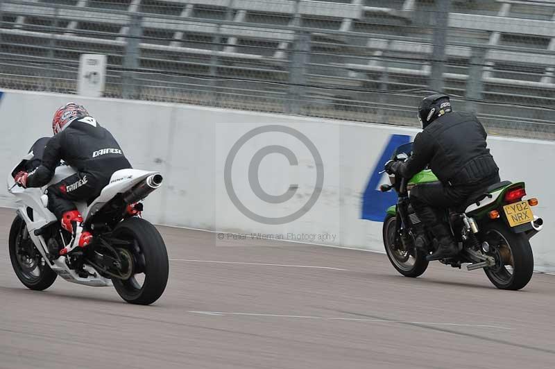 Rockingham no limits trackday;enduro digital images;event digital images;eventdigitalimages;no limits trackdays;peter wileman photography;racing digital images;rockingham raceway northamptonshire;rockingham trackday photographs;trackday digital images;trackday photos