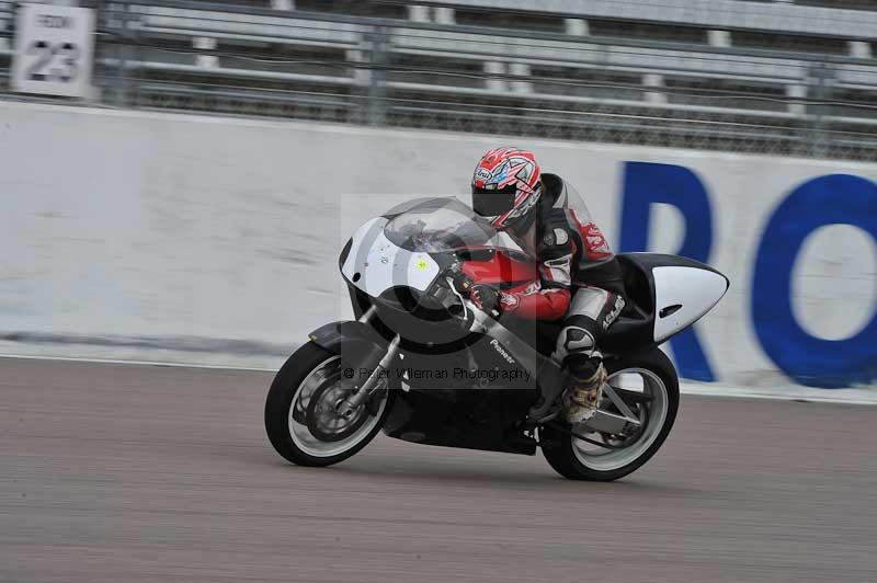 Rockingham no limits trackday;enduro digital images;event digital images;eventdigitalimages;no limits trackdays;peter wileman photography;racing digital images;rockingham raceway northamptonshire;rockingham trackday photographs;trackday digital images;trackday photos