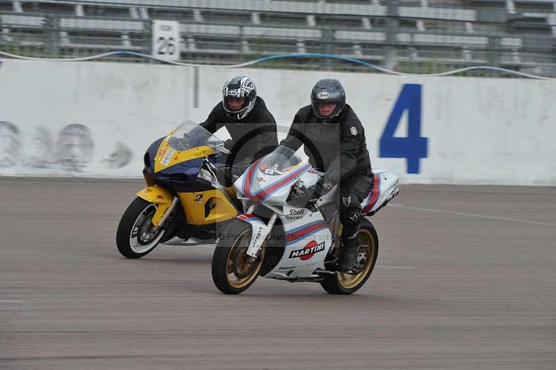 Rockingham no limits trackday;enduro digital images;event digital images;eventdigitalimages;no limits trackdays;peter wileman photography;racing digital images;rockingham raceway northamptonshire;rockingham trackday photographs;trackday digital images;trackday photos