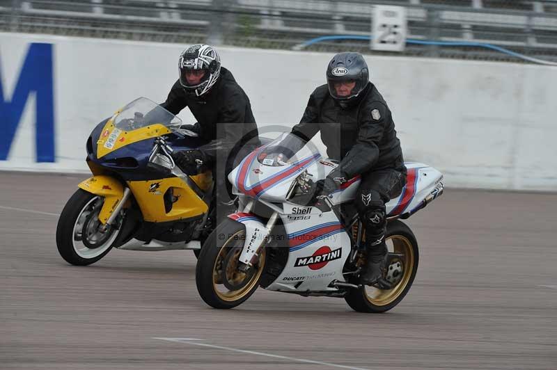 Rockingham no limits trackday;enduro digital images;event digital images;eventdigitalimages;no limits trackdays;peter wileman photography;racing digital images;rockingham raceway northamptonshire;rockingham trackday photographs;trackday digital images;trackday photos