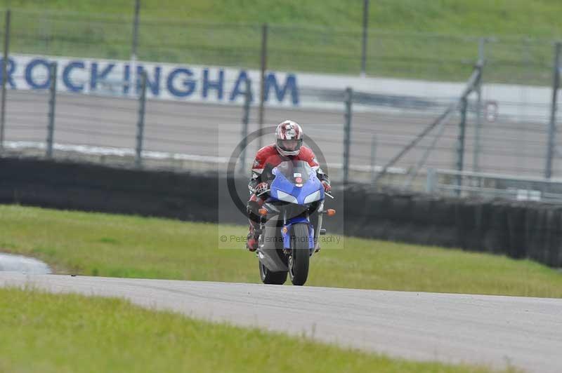 Rockingham no limits trackday;enduro digital images;event digital images;eventdigitalimages;no limits trackdays;peter wileman photography;racing digital images;rockingham raceway northamptonshire;rockingham trackday photographs;trackday digital images;trackday photos