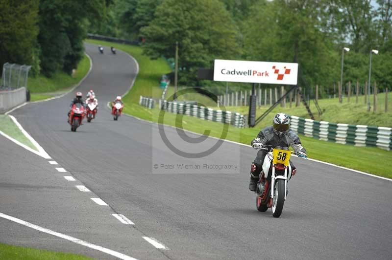 cadwell no limits trackday;cadwell park;cadwell park photographs;cadwell trackday photographs;enduro digital images;event digital images;eventdigitalimages;no limits trackdays;peter wileman photography;racing digital images;trackday digital images;trackday photos