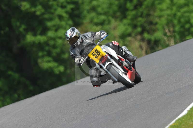 cadwell no limits trackday;cadwell park;cadwell park photographs;cadwell trackday photographs;enduro digital images;event digital images;eventdigitalimages;no limits trackdays;peter wileman photography;racing digital images;trackday digital images;trackday photos