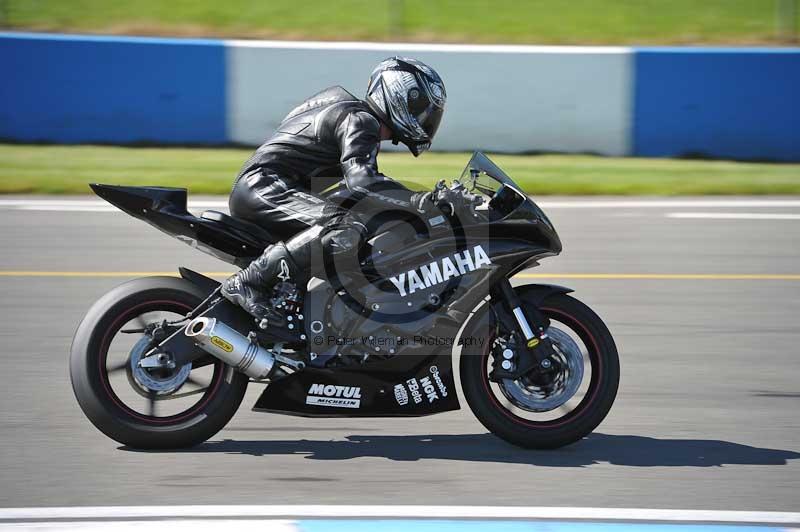 Motorcycle action photographs;donington;donington park leicestershire;donington photographs;event digital images;eventdigitalimages;no limits trackday;peter wileman photography;trackday;trackday digital images;trackday photos