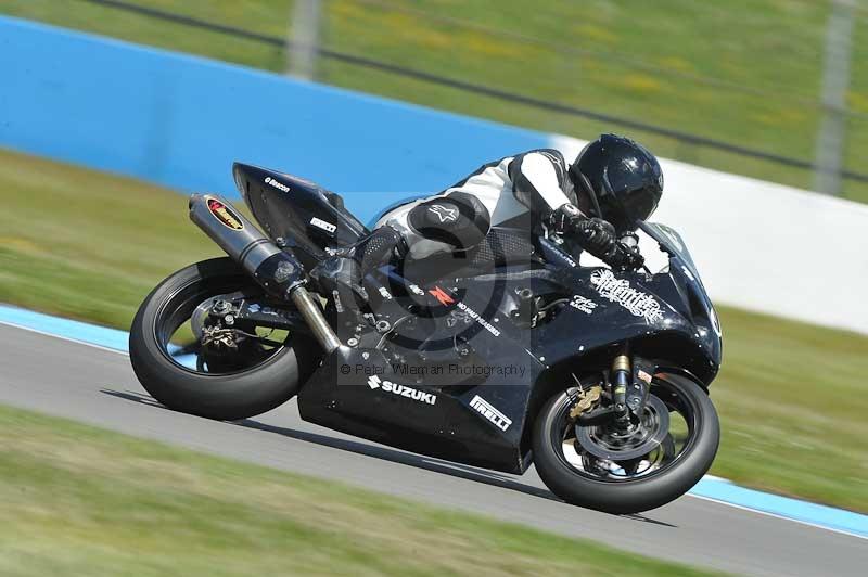Motorcycle action photographs;donington;donington park leicestershire;donington photographs;event digital images;eventdigitalimages;no limits trackday;peter wileman photography;trackday;trackday digital images;trackday photos