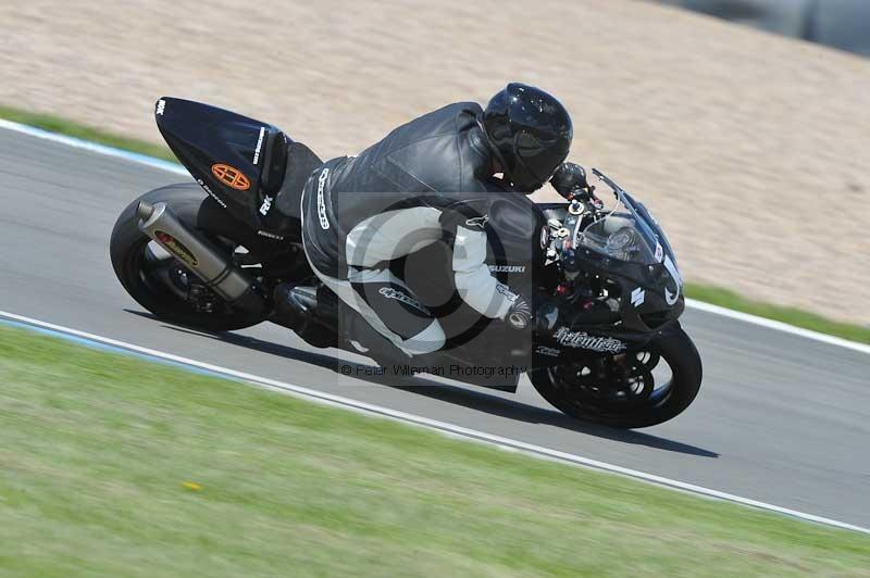 Motorcycle action photographs;donington;donington park leicestershire;donington photographs;event digital images;eventdigitalimages;no limits trackday;peter wileman photography;trackday;trackday digital images;trackday photos