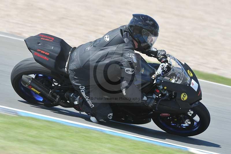 Motorcycle action photographs;donington;donington park leicestershire;donington photographs;event digital images;eventdigitalimages;no limits trackday;peter wileman photography;trackday;trackday digital images;trackday photos