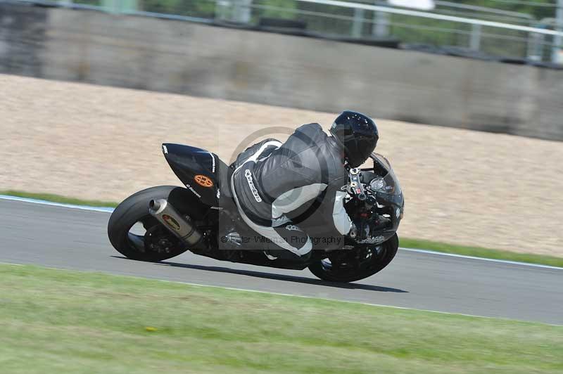 Motorcycle action photographs;donington;donington park leicestershire;donington photographs;event digital images;eventdigitalimages;no limits trackday;peter wileman photography;trackday;trackday digital images;trackday photos