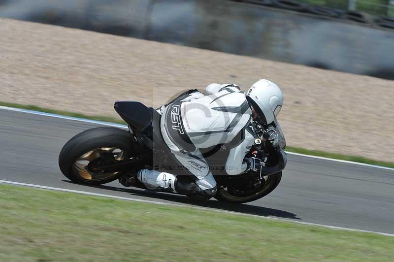 Motorcycle action photographs;donington;donington park leicestershire;donington photographs;event digital images;eventdigitalimages;no limits trackday;peter wileman photography;trackday;trackday digital images;trackday photos