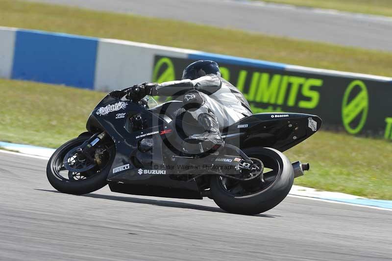 Motorcycle action photographs;donington;donington park leicestershire;donington photographs;event digital images;eventdigitalimages;no limits trackday;peter wileman photography;trackday;trackday digital images;trackday photos
