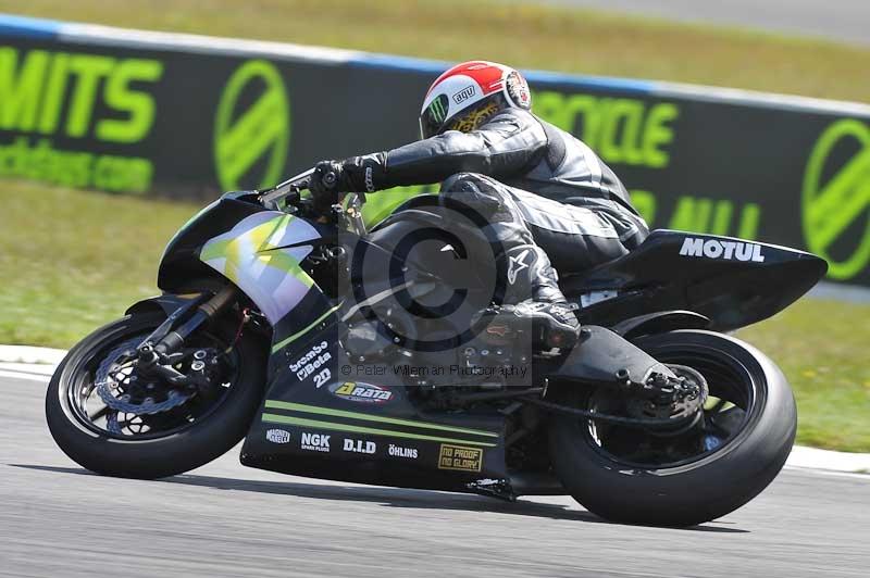 Motorcycle action photographs;donington;donington park leicestershire;donington photographs;event digital images;eventdigitalimages;no limits trackday;peter wileman photography;trackday;trackday digital images;trackday photos