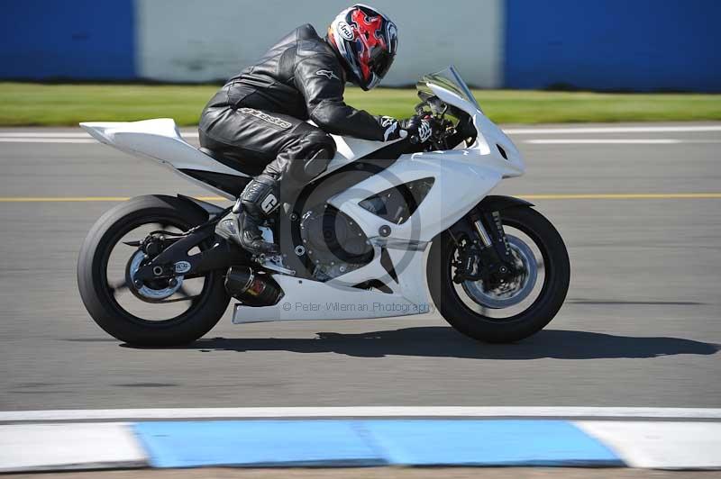 Motorcycle action photographs;donington;donington park leicestershire;donington photographs;event digital images;eventdigitalimages;no limits trackday;peter wileman photography;trackday;trackday digital images;trackday photos