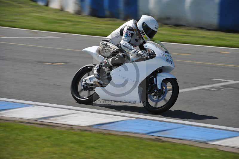 Motorcycle action photographs;donington;donington park leicestershire;donington photographs;event digital images;eventdigitalimages;no limits trackday;peter wileman photography;trackday;trackday digital images;trackday photos