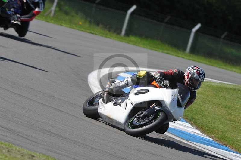 Motorcycle action photographs;donington;donington park leicestershire;donington photographs;event digital images;eventdigitalimages;no limits trackday;peter wileman photography;trackday;trackday digital images;trackday photos