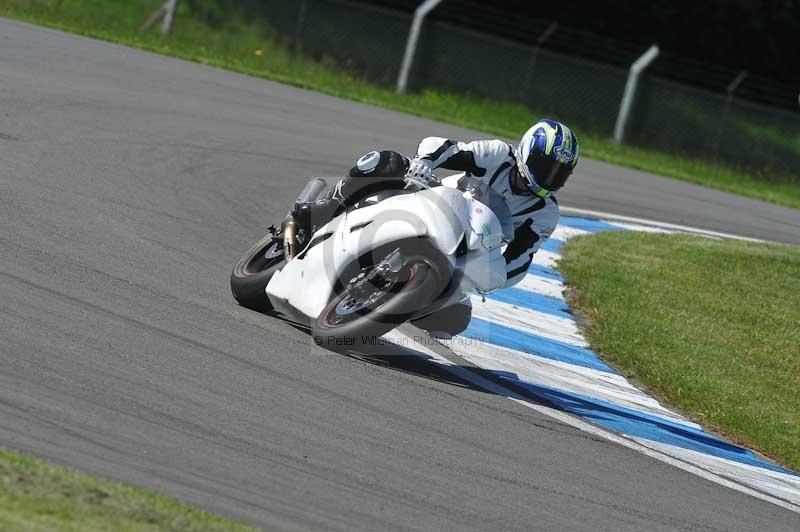 Motorcycle action photographs;donington;donington park leicestershire;donington photographs;event digital images;eventdigitalimages;no limits trackday;peter wileman photography;trackday;trackday digital images;trackday photos