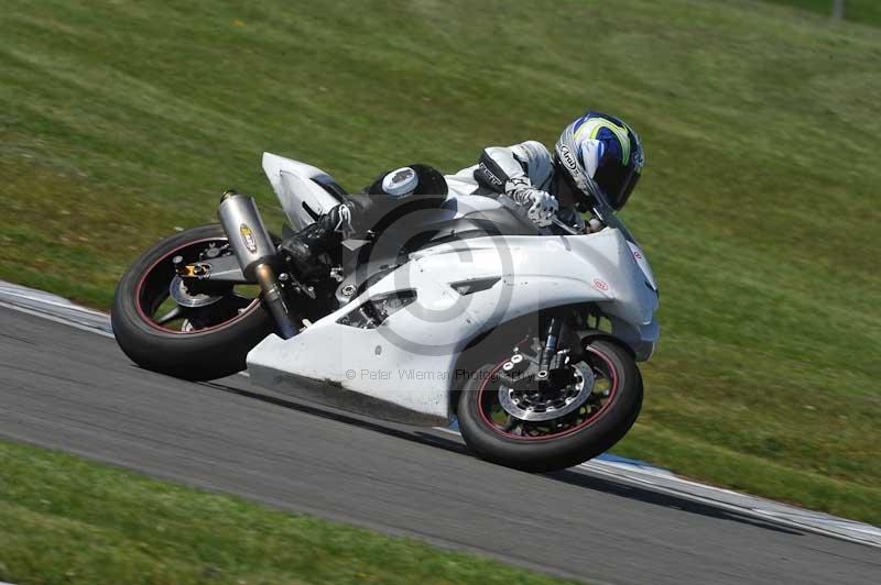 Motorcycle action photographs;donington;donington park leicestershire;donington photographs;event digital images;eventdigitalimages;no limits trackday;peter wileman photography;trackday;trackday digital images;trackday photos