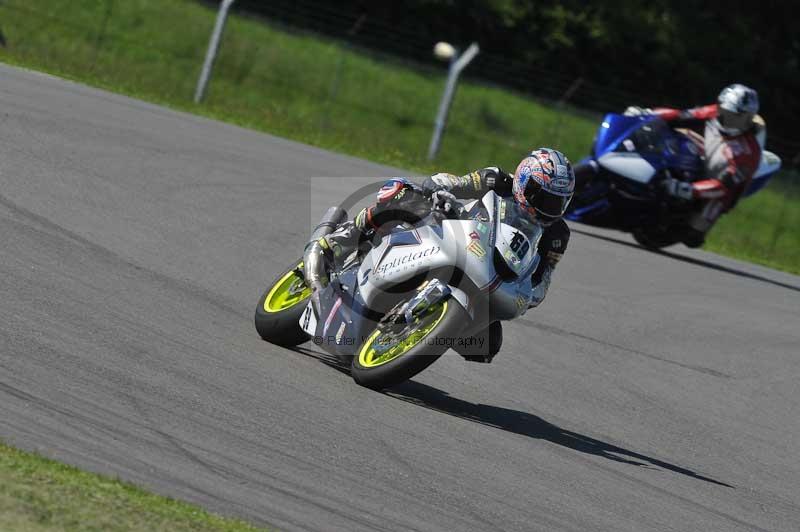 Motorcycle action photographs;donington;donington park leicestershire;donington photographs;event digital images;eventdigitalimages;no limits trackday;peter wileman photography;trackday;trackday digital images;trackday photos