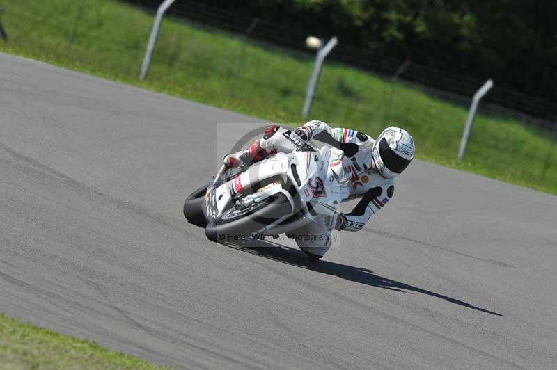 Motorcycle action photographs;donington;donington park leicestershire;donington photographs;event digital images;eventdigitalimages;no limits trackday;peter wileman photography;trackday;trackday digital images;trackday photos