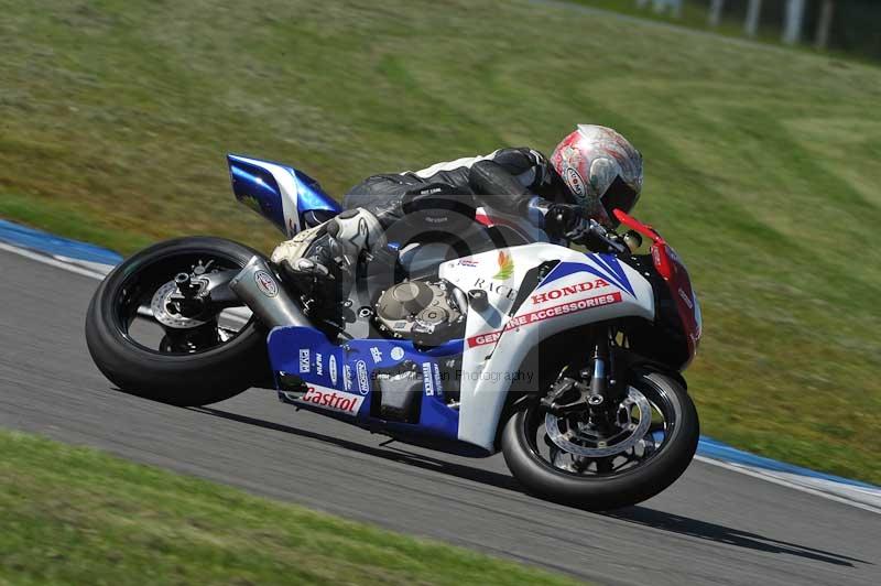 Motorcycle action photographs;donington;donington park leicestershire;donington photographs;event digital images;eventdigitalimages;no limits trackday;peter wileman photography;trackday;trackday digital images;trackday photos