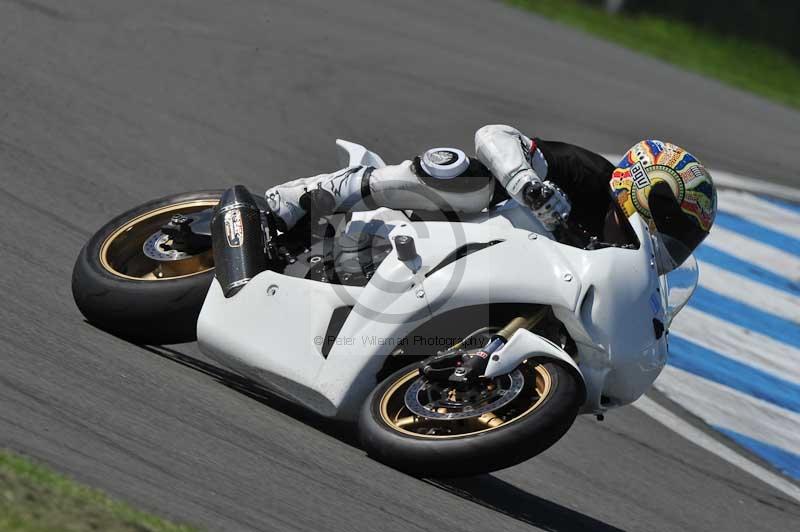 Motorcycle action photographs;donington;donington park leicestershire;donington photographs;event digital images;eventdigitalimages;no limits trackday;peter wileman photography;trackday;trackday digital images;trackday photos