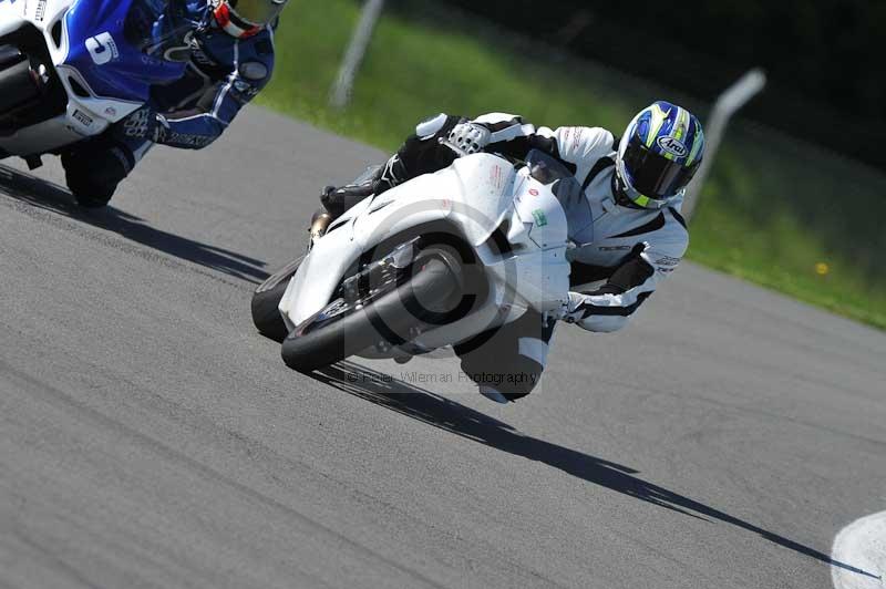Motorcycle action photographs;donington;donington park leicestershire;donington photographs;event digital images;eventdigitalimages;no limits trackday;peter wileman photography;trackday;trackday digital images;trackday photos