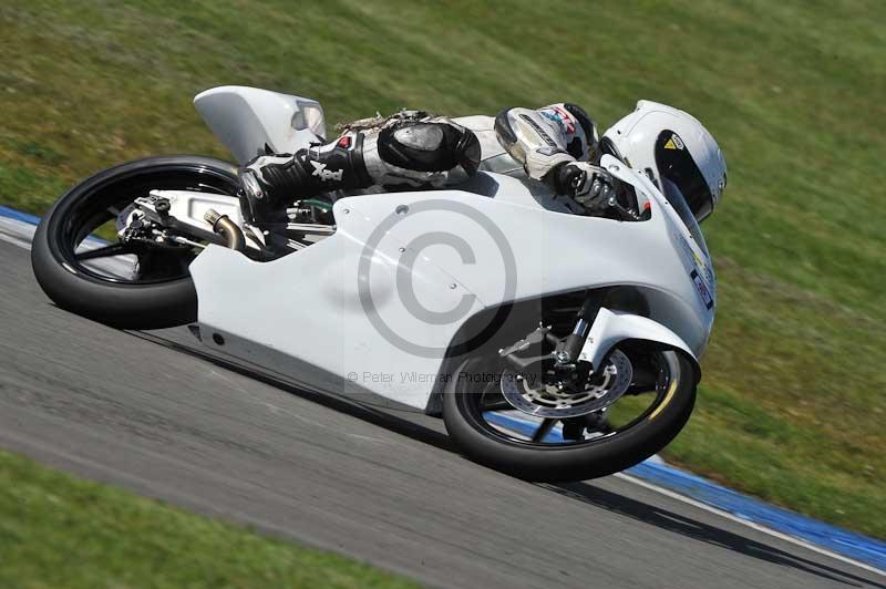 Motorcycle action photographs;donington;donington park leicestershire;donington photographs;event digital images;eventdigitalimages;no limits trackday;peter wileman photography;trackday;trackday digital images;trackday photos