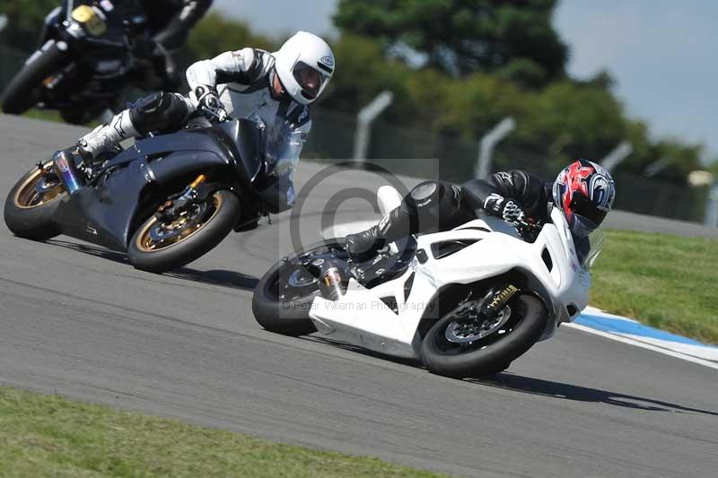 Motorcycle action photographs;donington;donington park leicestershire;donington photographs;event digital images;eventdigitalimages;no limits trackday;peter wileman photography;trackday;trackday digital images;trackday photos