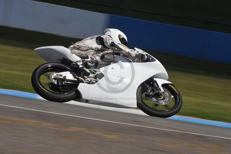 Motorcycle action photographs;donington;donington park leicestershire;donington photographs;event digital images;eventdigitalimages;no limits trackday;peter wileman photography;trackday;trackday digital images;trackday photos