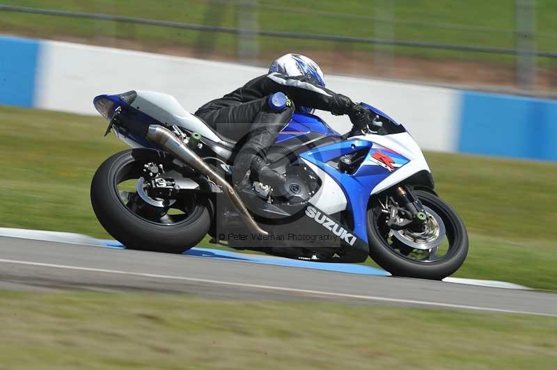 Motorcycle action photographs;donington;donington park leicestershire;donington photographs;event digital images;eventdigitalimages;no limits trackday;peter wileman photography;trackday;trackday digital images;trackday photos