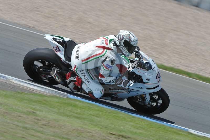Motorcycle action photographs;donington;donington park leicestershire;donington photographs;event digital images;eventdigitalimages;no limits trackday;peter wileman photography;trackday;trackday digital images;trackday photos