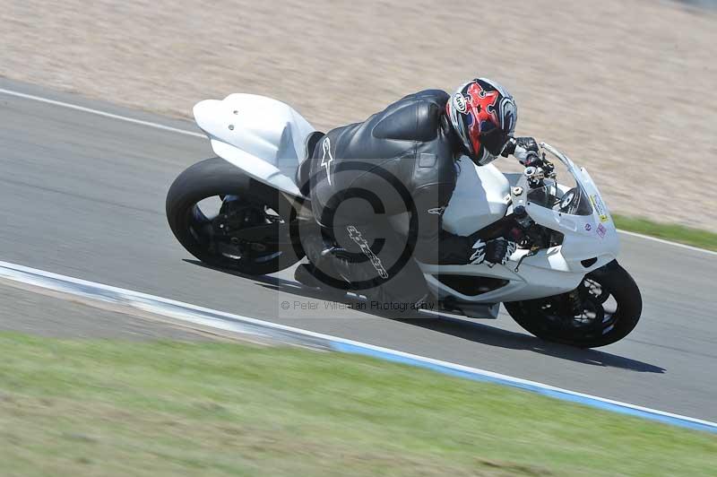 Motorcycle action photographs;donington;donington park leicestershire;donington photographs;event digital images;eventdigitalimages;no limits trackday;peter wileman photography;trackday;trackday digital images;trackday photos