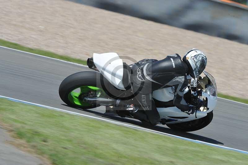 Motorcycle action photographs;donington;donington park leicestershire;donington photographs;event digital images;eventdigitalimages;no limits trackday;peter wileman photography;trackday;trackday digital images;trackday photos