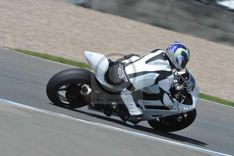 Motorcycle action photographs;donington;donington park leicestershire;donington photographs;event digital images;eventdigitalimages;no limits trackday;peter wileman photography;trackday;trackday digital images;trackday photos