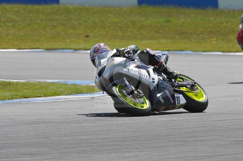 Motorcycle action photographs;donington;donington park leicestershire;donington photographs;event digital images;eventdigitalimages;no limits trackday;peter wileman photography;trackday;trackday digital images;trackday photos